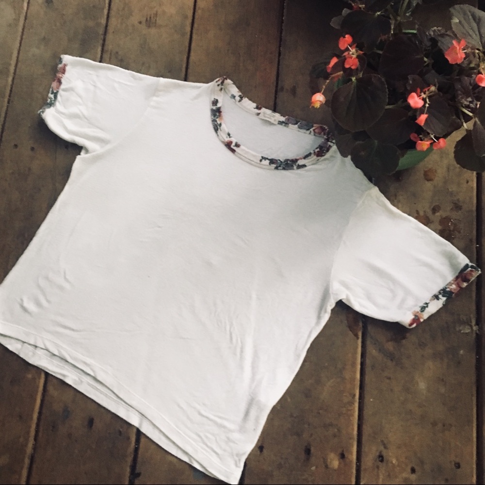 John Galt / Brandy Melville Floral Ringer Crop Top